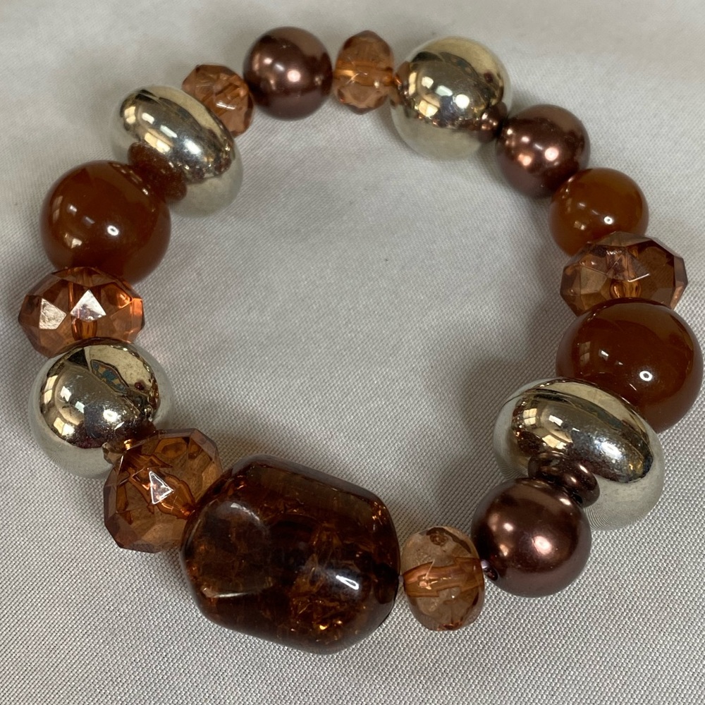 Group of chunky funky neutral stretch bracelets - Picture 4 of 12